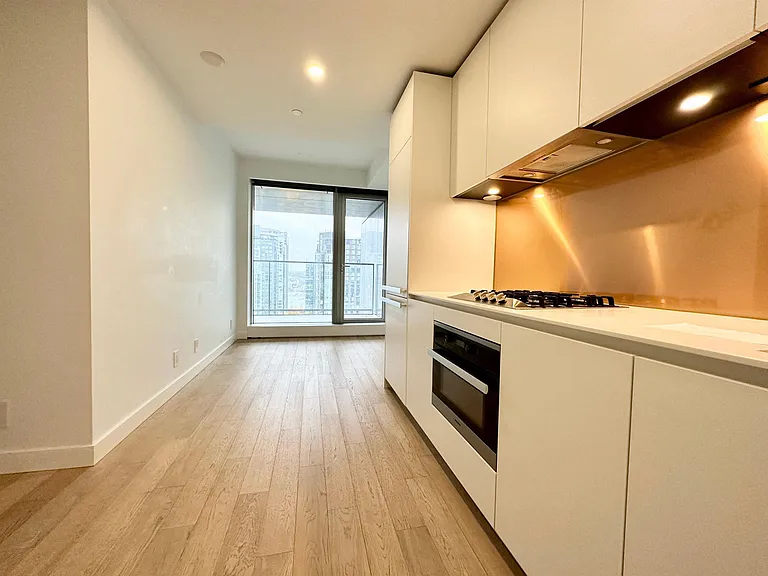 1480 Howe St #2610 — Photo 7