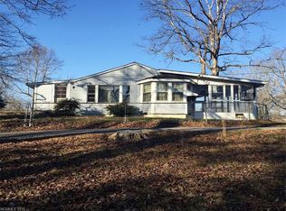 710 Pace Rd, Hendersonville, NC 28792