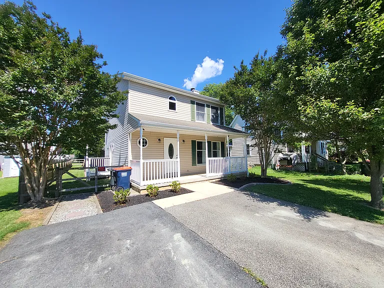 613 Cecil Ave — Photo 1