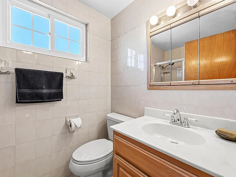 513 San Remo St — Photo 16