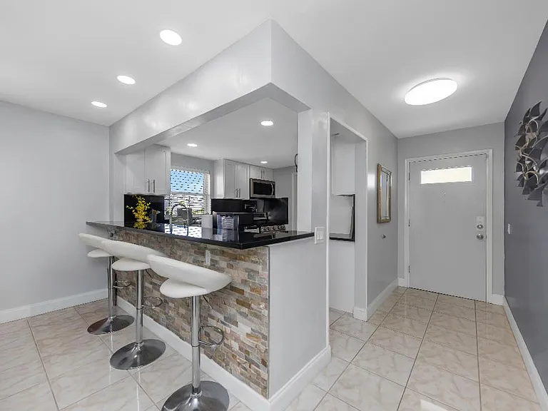 1819 Shore Dr S #318SOUTH — Photo 2