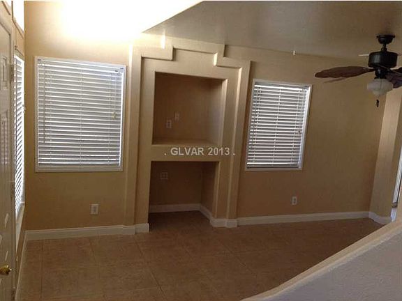 3rd image of 4016 Castle Cove Dr