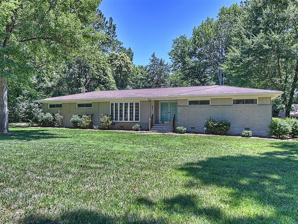 1st image of 621 Wingrave Dr