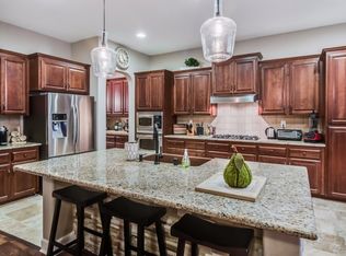 1067 Ledgestone Dr, Folsom, CA 95630
