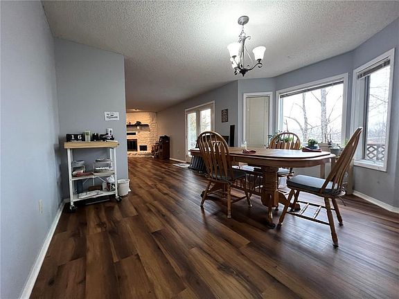 4th image of 5 Kensington Dr