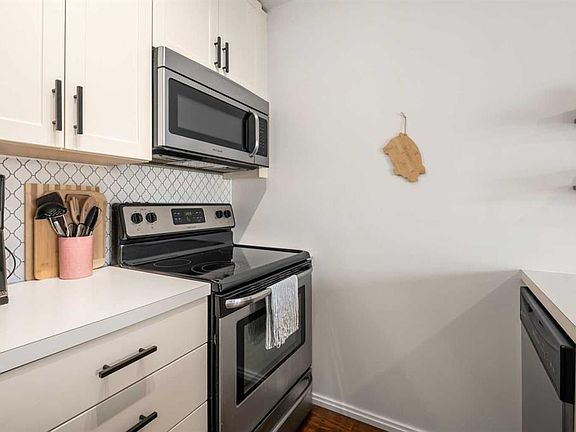 3rd image of 279 SW Copperpond Cmn SE #1403
