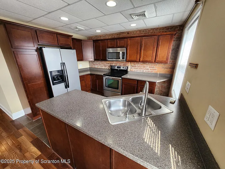 98 N Franklin St #2 — Photo 10