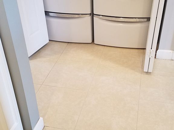 2nd image of 3911 Laurel Ln
