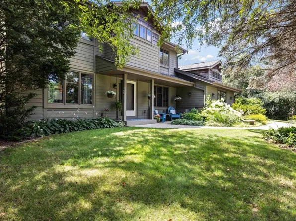 N7W29061 Larkspur COURT, Waukesha, WI 53188