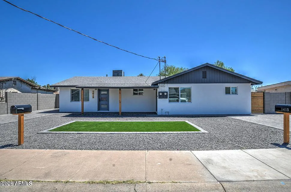 2 bed, 1.0 bath, 950 sqft, $1,750 — Photo 2