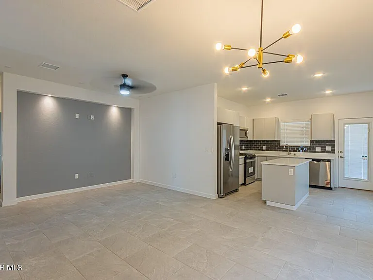15168 Composition Ave — Photo 9
