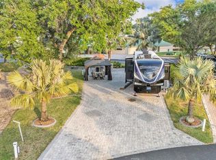 16353 Cherry Tree Ct, Clermont, FL 34714