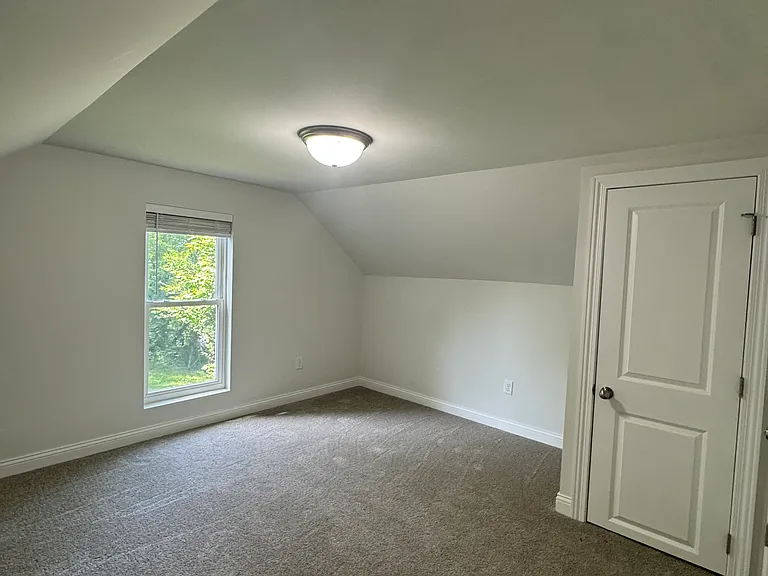557 West St — Photo 32