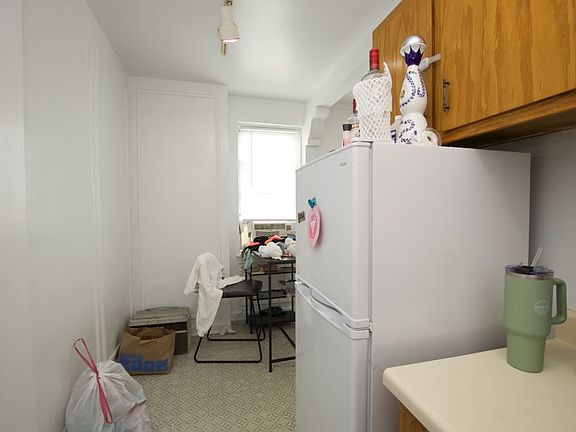 4th image of 4060 N Kenmore Ave #D403