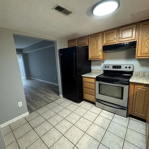 11 Johnny Appleseed Ct — Photo 2
