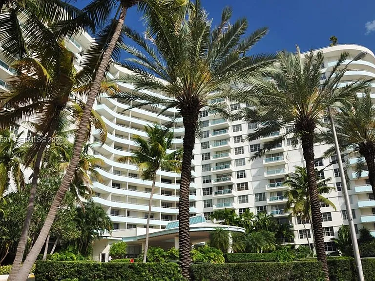5161 Collins Ave #518 — Photo 9