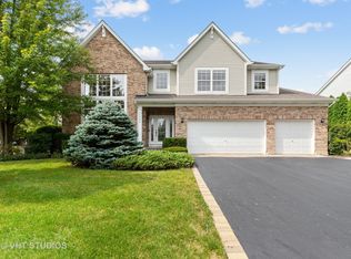 1794 Prairie Ridge Cir, Lindenhurst, IL 60046