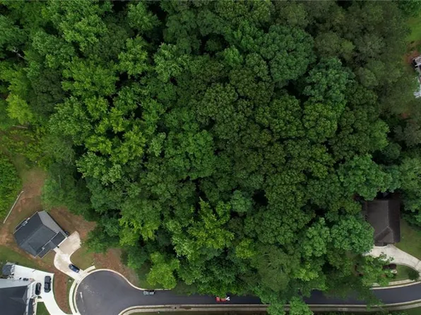 2070 Wood Valley Dr, Loganville, GA 30052