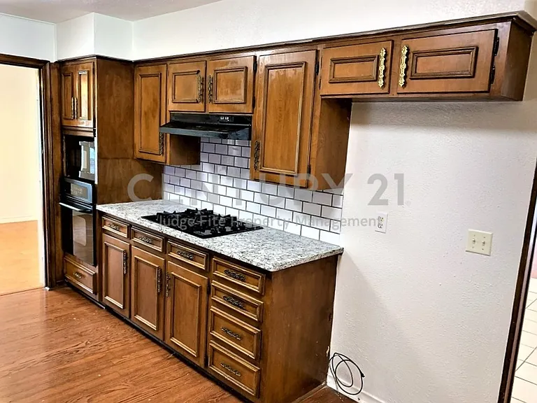 3910 Bucknell Dr — Photo 8