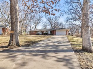 142 Forest Park Rd, Ottawa, IL 61350