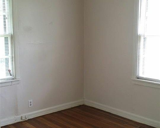 3rd image of 304 Triana Blvd NW