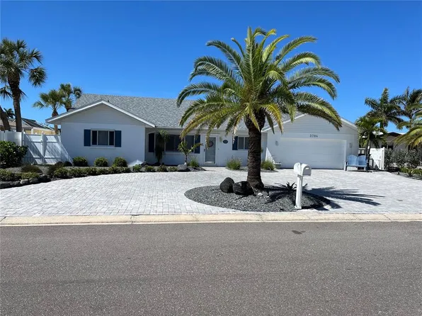 3704 100th St W, Bradenton, FL 34210