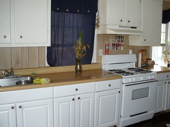 2nd image of 651 Maple St