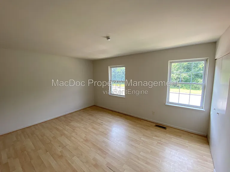 200 Brighton Sq — Photo 13