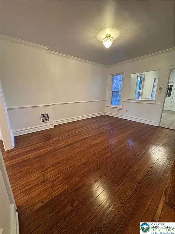 4 bed, 1.5 bath, 1626 sqft, $2,200 — Photo 3