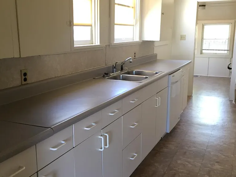 Kitchen with lots of counter space