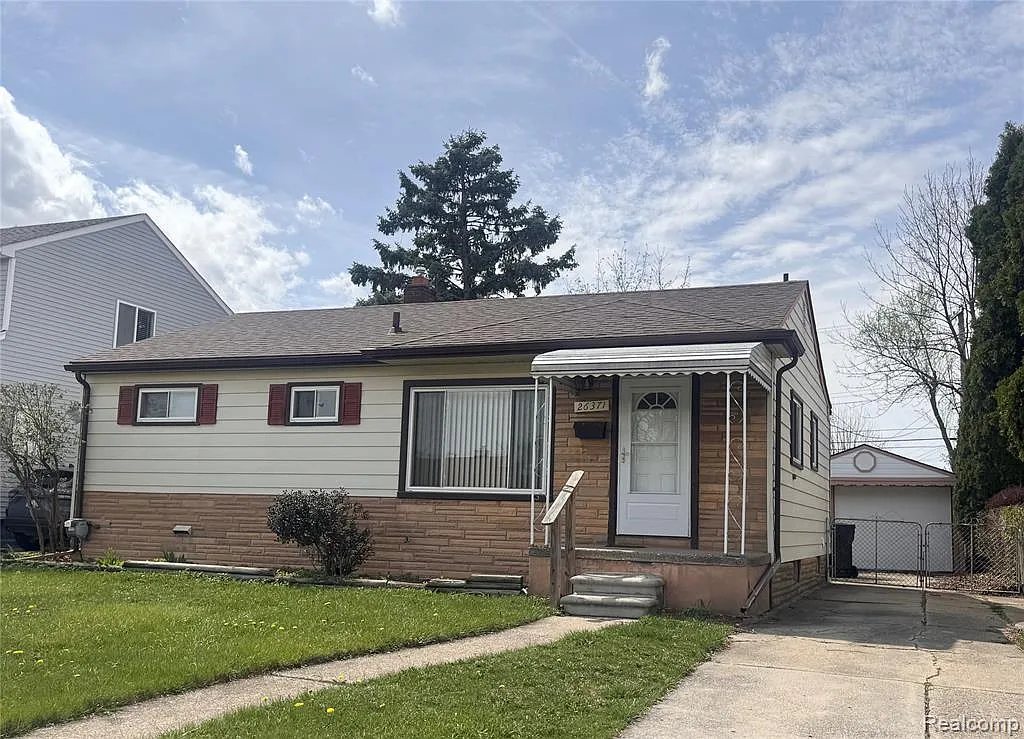 Building Photo - 26371 Compson St