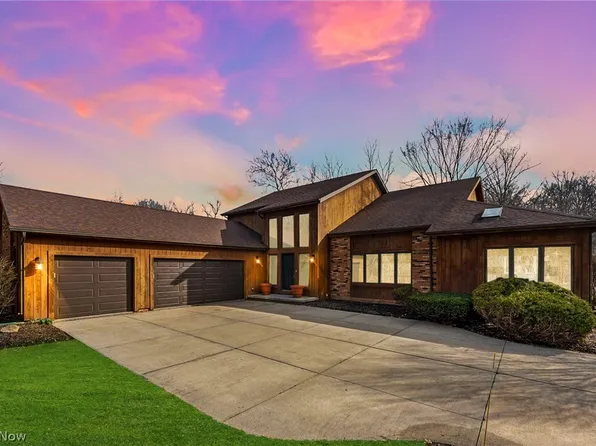 7467 Hermitage Rd, Concord Township, OH 44077