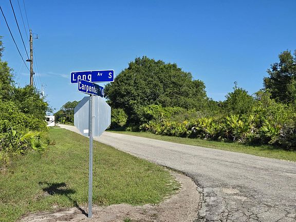 2nd image of 873 Carpenter Street E