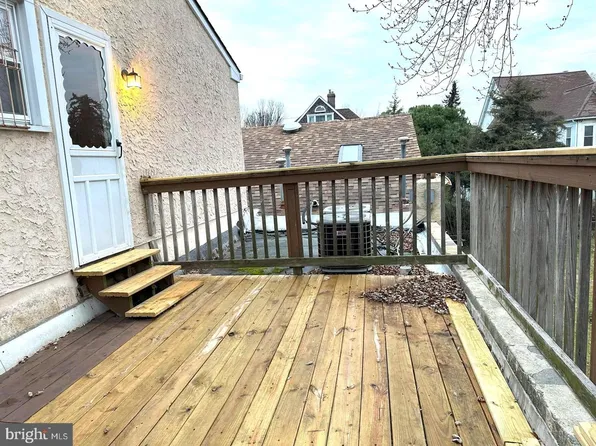 31-33 E Logan Ave Floor 3, Glenolden, PA 19036