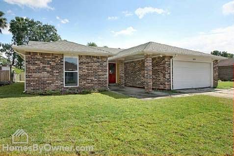 1st image of 2429 Lynnbrook Dr