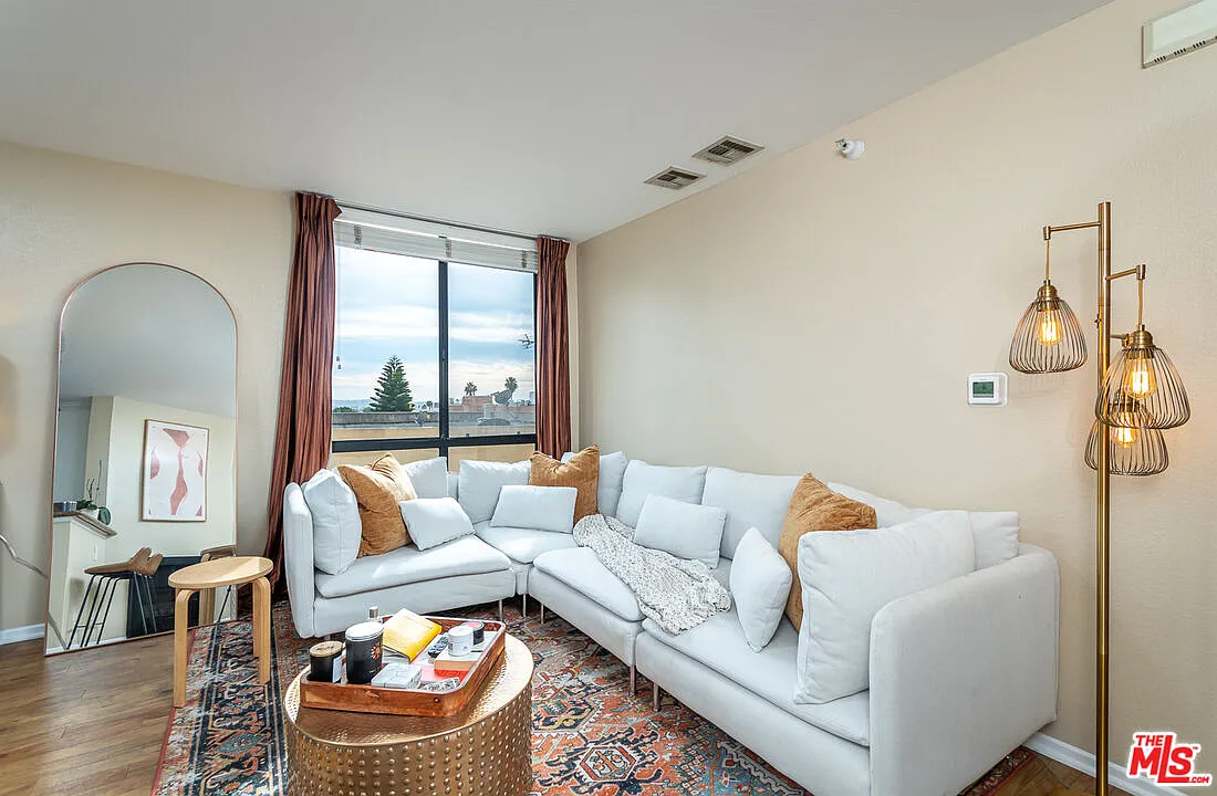 1 bed, 1.0 bath, 640 sqft, $2,700 — Photo 3