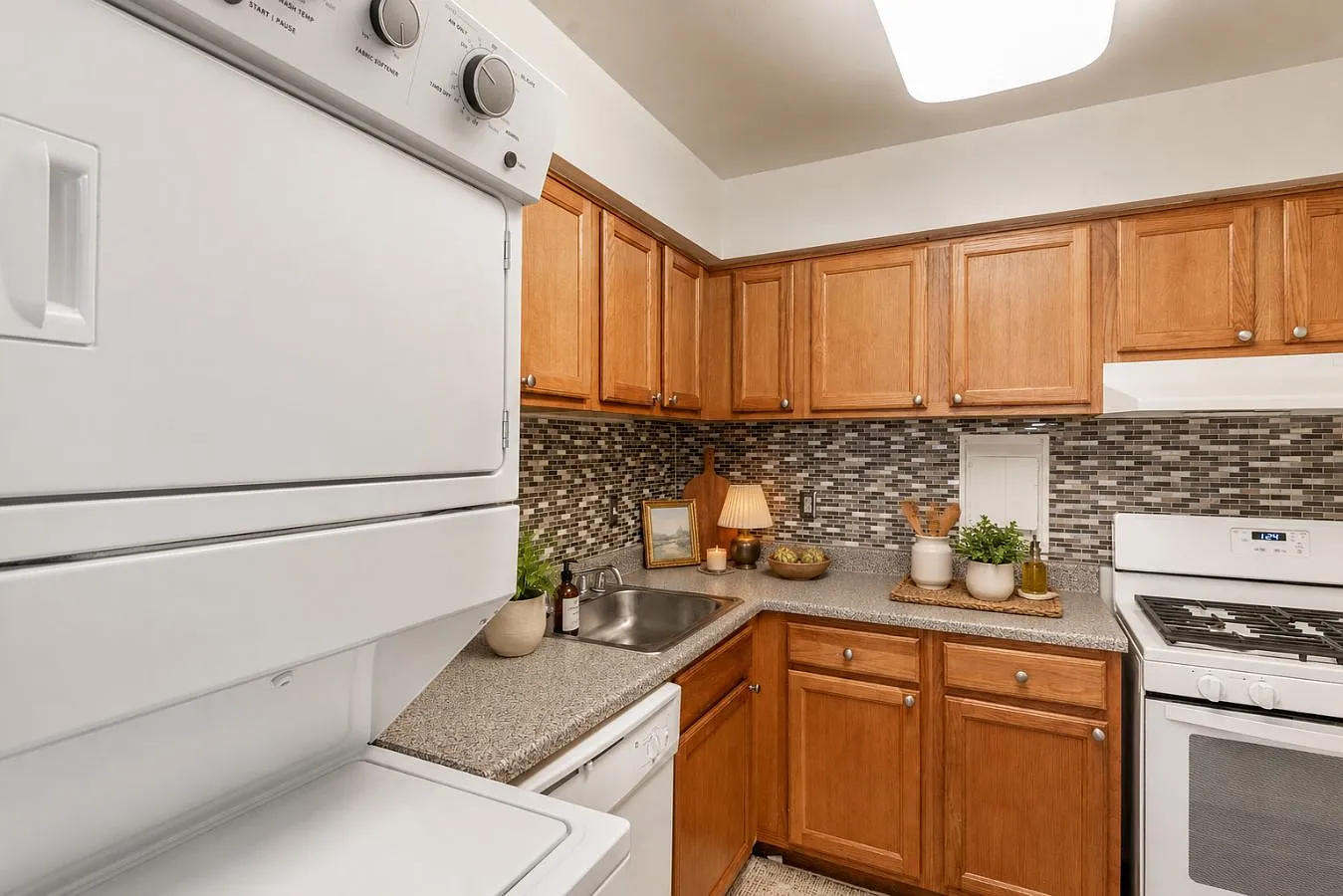 Arbors at Edenbridge Apartments and Townhomes — Photo 1
