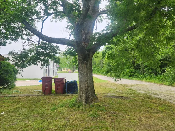 520 Locust St, Farmersville, TX 75442