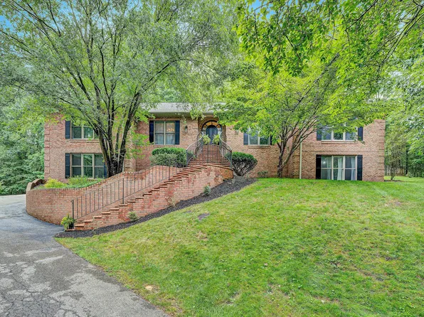 7730 Old Mill Forest Dr, Roanoke, VA 24018