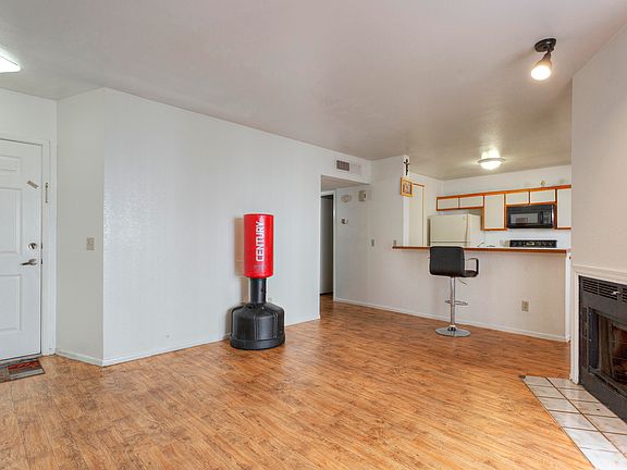 5th image of 1668 W Park Wood Ln #162