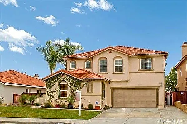 4 bed, 4310 sqft, $4,950 — Photo 2