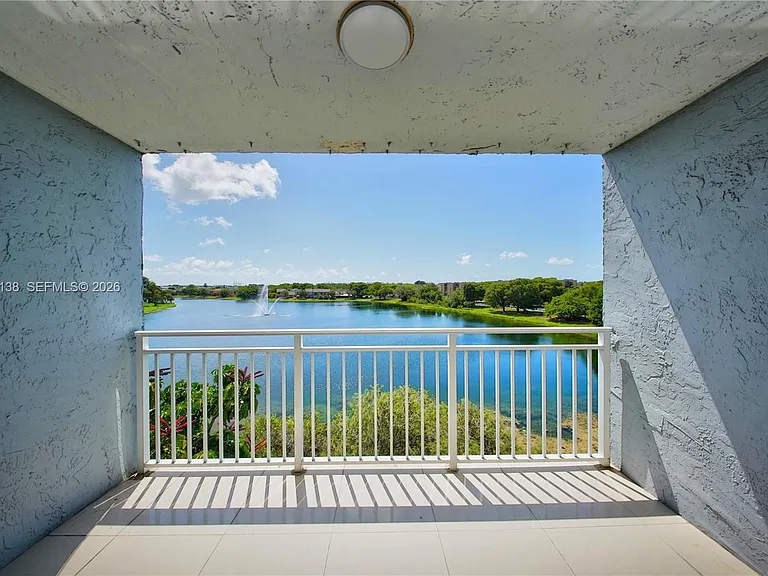 9351 Fontainebleau Blvd #B415 — Photo 11
