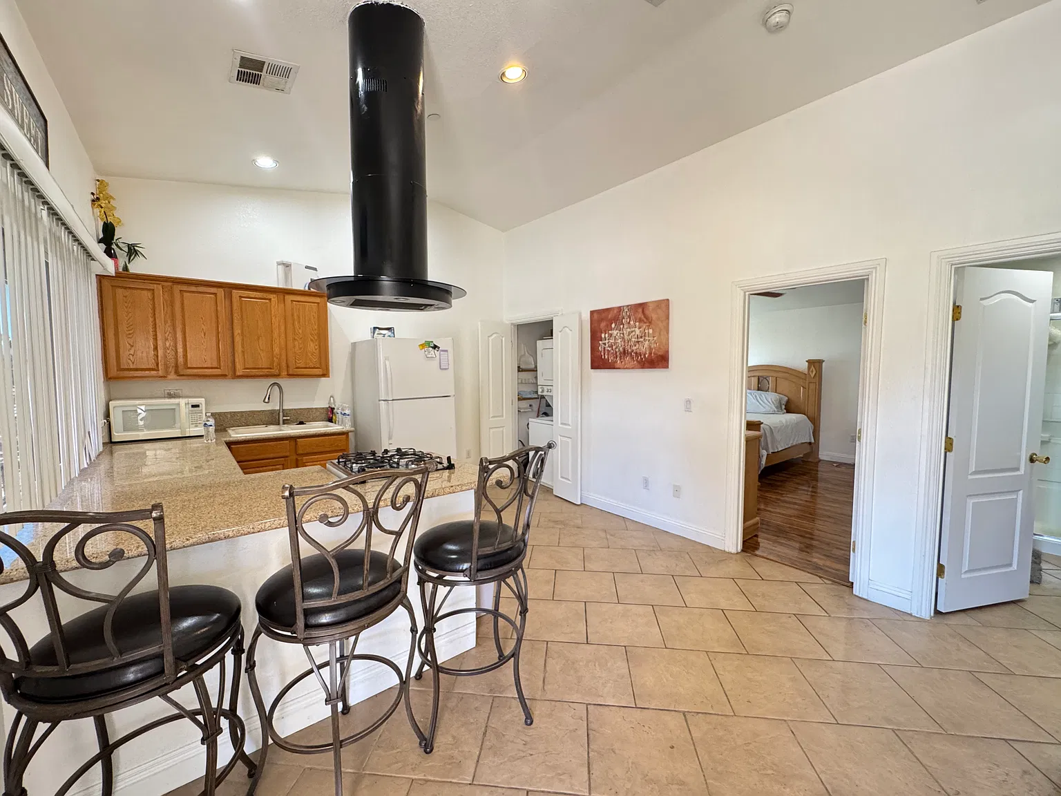 1 bed, 800 sqft, $1,500 — Photo 2