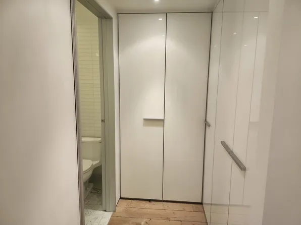 140 East 63rd Street image 19 of 27