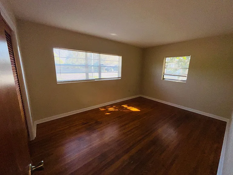 1701 Sunrise Blvd — Photo 9