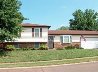 3232 W 63rd St, Davenport, IA 52806