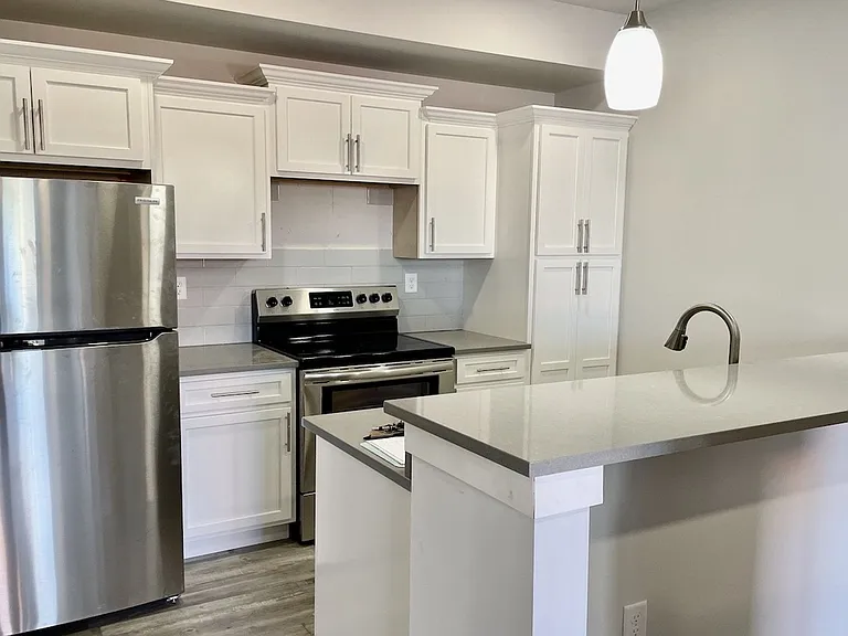 721 Burdeck St #15 — Photo 37