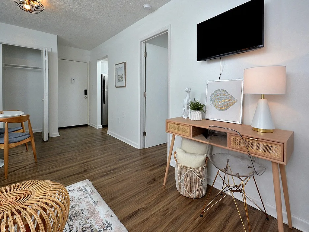 Capital Flats & Magnolia Square Apartments — Photo 3
