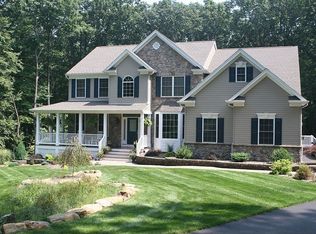 6 Forest Ridge Dr, Hackettstown, NJ 07840