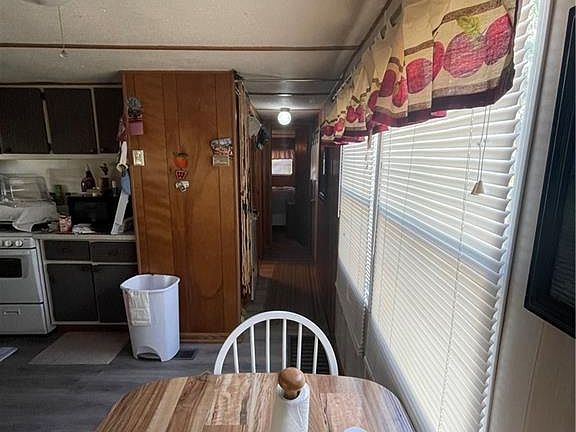 5th image of 297 1/2 Lake Ave S #2